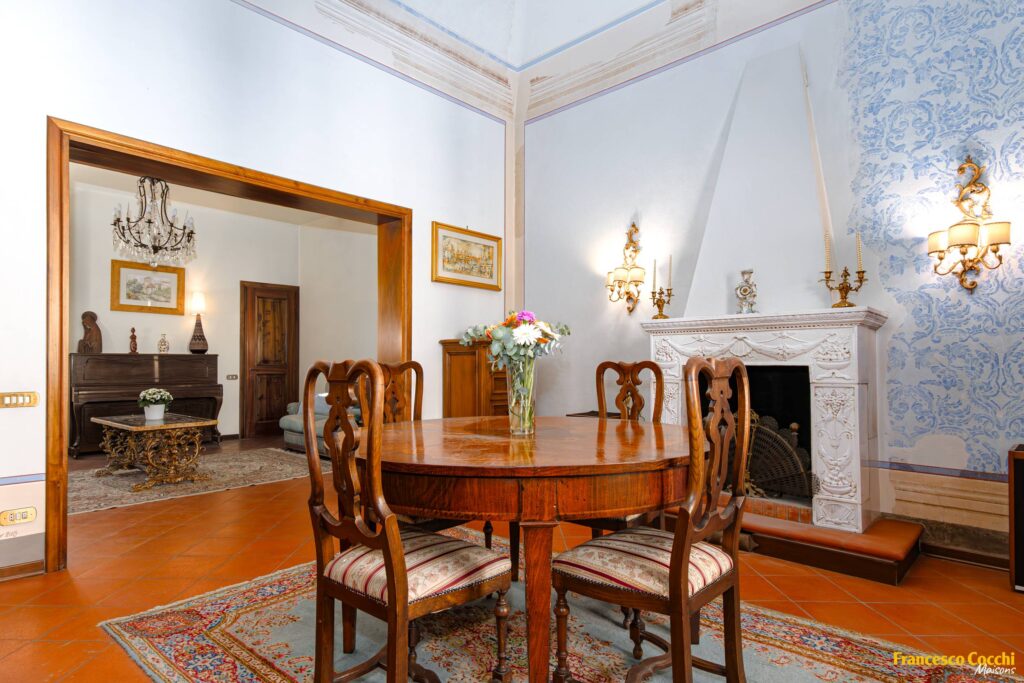 Elegante residenza Liberty con giardino situata nel centro storico di Prato