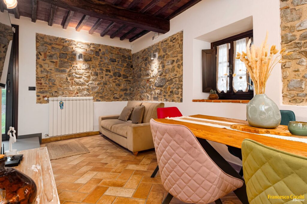 Porzione di colonica ristrutturata con tre camere sulle colline di Quarrata